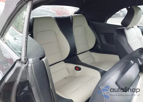 2021 Ford Mustang Ecoboost Premium z USA, uszkodzony, nr VIN 1FATP8UH7M5122537